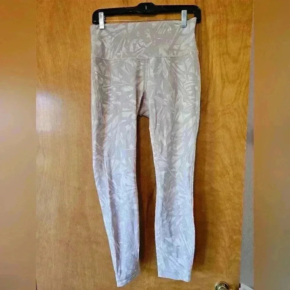 Lululemon Wunder Under High Rise Crop Shadow Leaf Light Ivory Muse/Light Ivory M